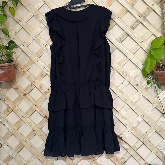 Banana Republic NWT Tiered Ruffle Dress Size Medium - Picture 4 of 6
